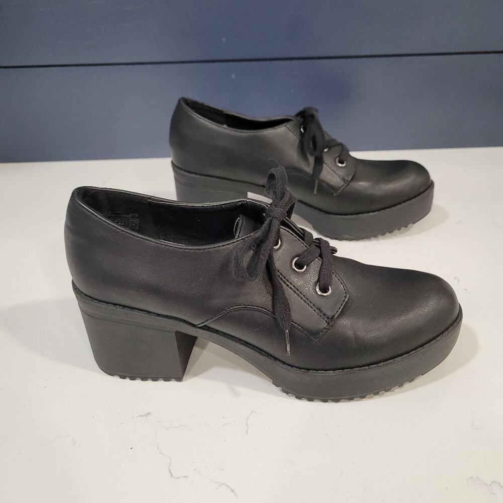 Wanted Breakout Oxford 90's Y2K Style Lug Heel Platform Size 9 - Picture 2 of 12